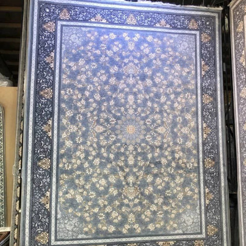 فرش ماشینی 700شانه 9متری اکریلیک پرزبلندسنگین وزن کاشان نقشه موج نقره ایی مناسب دکوراسیون لوکس