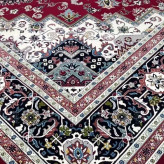 فرش ماشینی 12متری اکریلیک 700شانه سنگین وزن کاشان نقشه زیبای هریس لاکی مناسب دکوراسیون لوکس