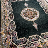 فرش 9متری ماشینی اقتصادی کاشان نقشه هالیدی مشکی