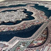فرش ماشینی6متری 700شانه پرزبلندسنگین وزن نقشه زیبای باغ معلق سرمه ایی مناسب جهیزیه