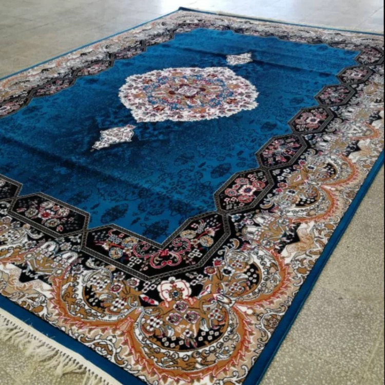 فرش ماشینی4متری بی سی اف 440شانه نقشه هالیدی 2عددی